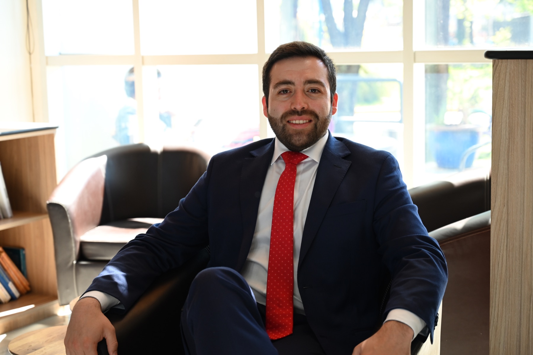 Sebastián San Martín, abogado tributario, en su oficina